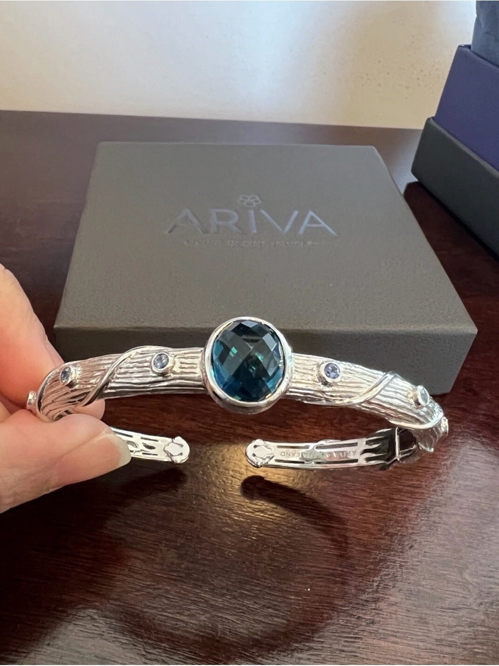ariva fine jewelry sterling silver blue topaz bangle bracelet RARE  2.75”